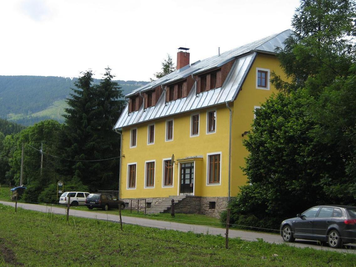 Hotel Kralicka Chata à Staré Město Extérieur photo